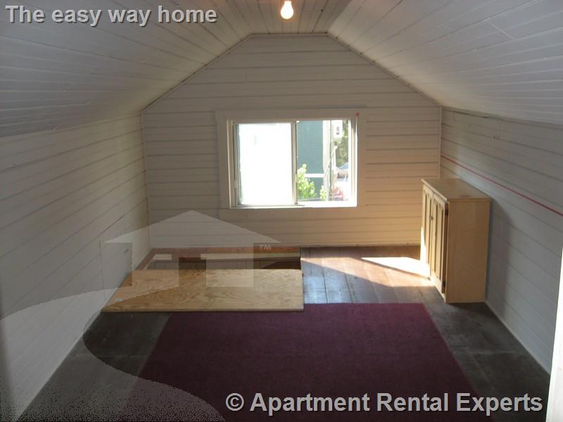 34 Leonard St, Tufts