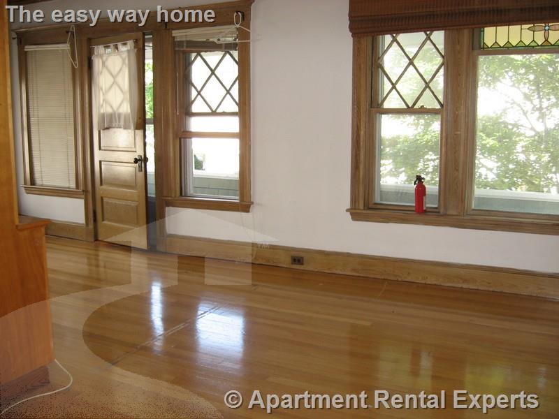 34 Leonard St, Tufts