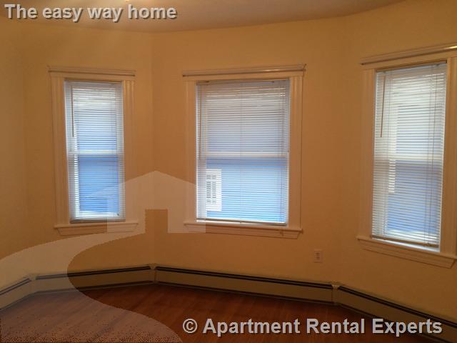 108 Pearson Rd, Tufts