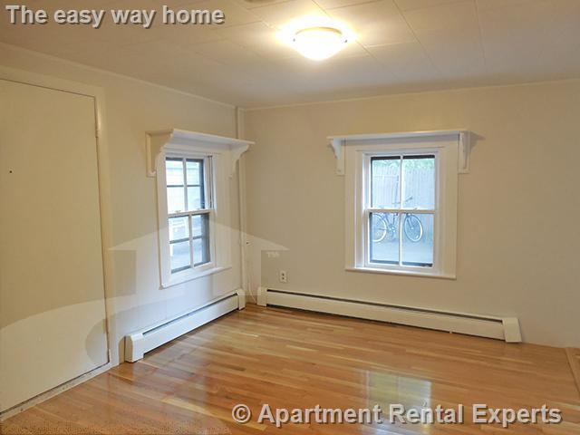 10 Smith Ave, Ward Two