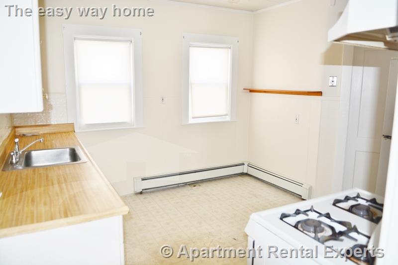 93-95 Princeton St, Tufts