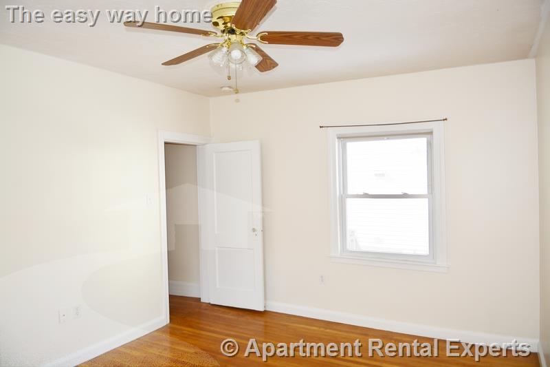 93-95 Princeton St, Tufts