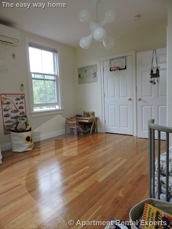 35 Roberts Rd, Harvard Square