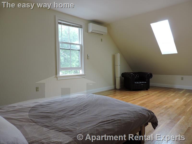 35 Roberts Rd, Harvard Square