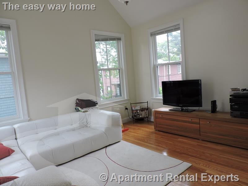 35 Roberts Rd, Harvard Square