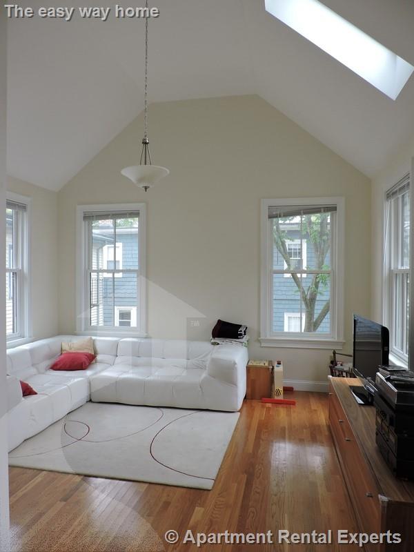 35 Roberts Rd, Harvard Square