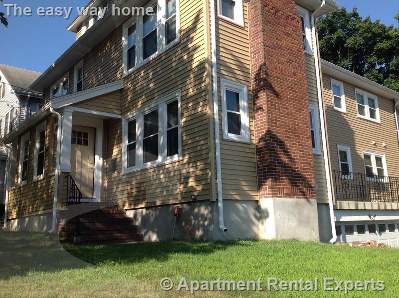 61 Poplar St, Watertown Center