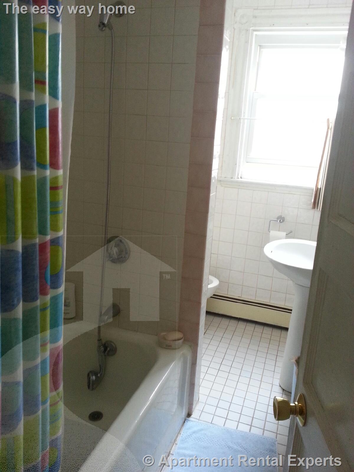 18 Valentine St, Central Square