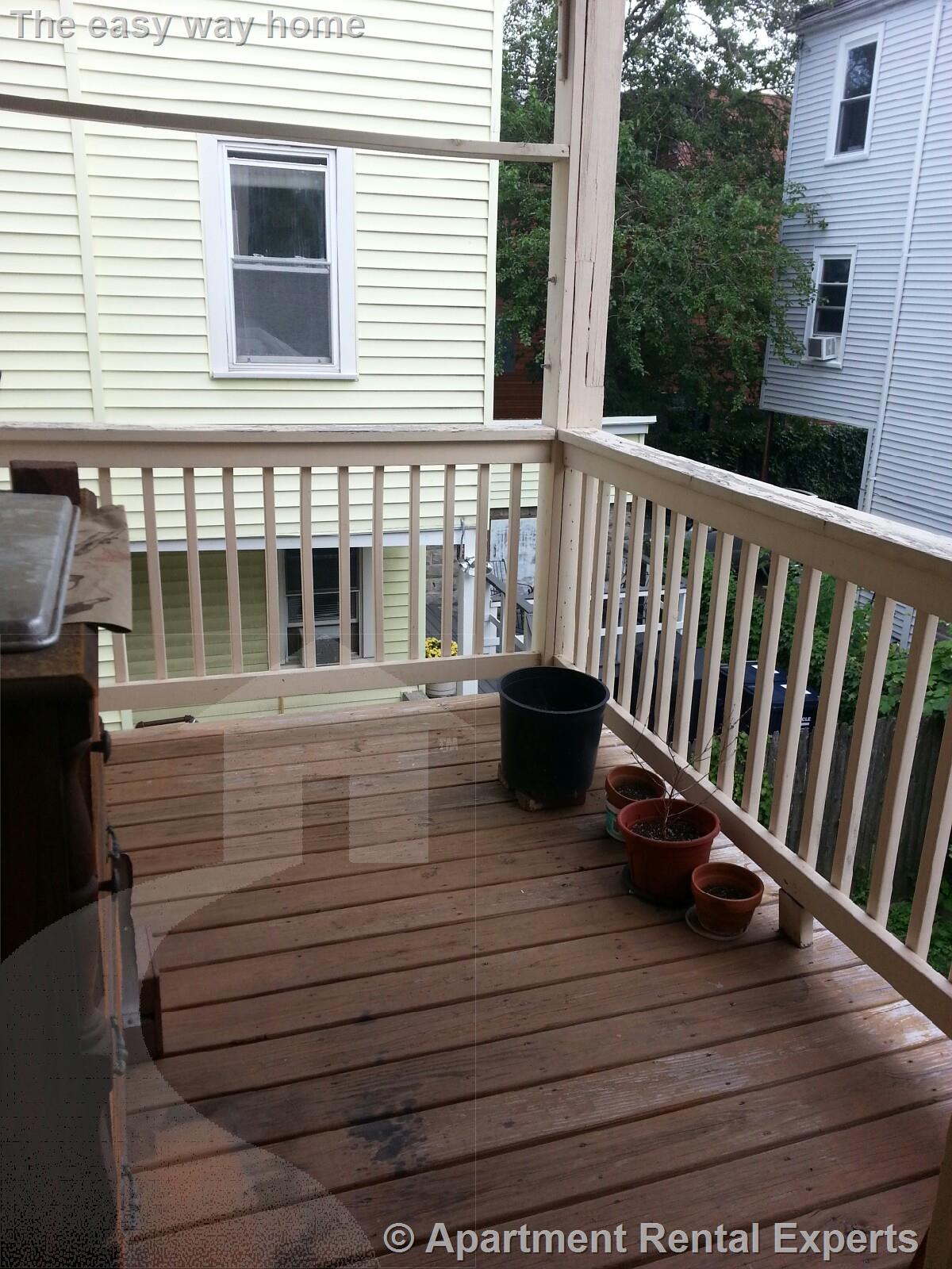 18 Valentine St, Central Square