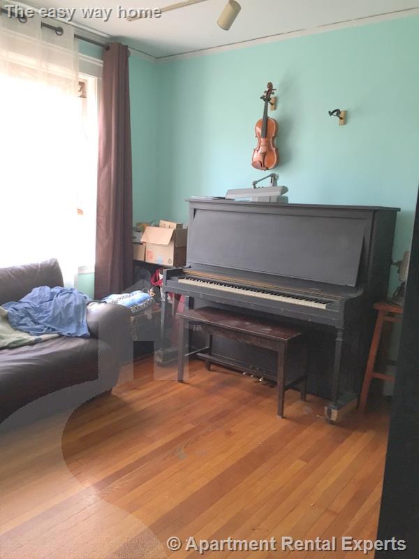 168 Norfolk St, Central Square