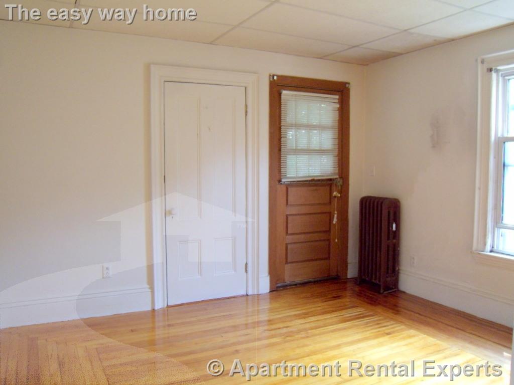 74 Dover St, Davis Square