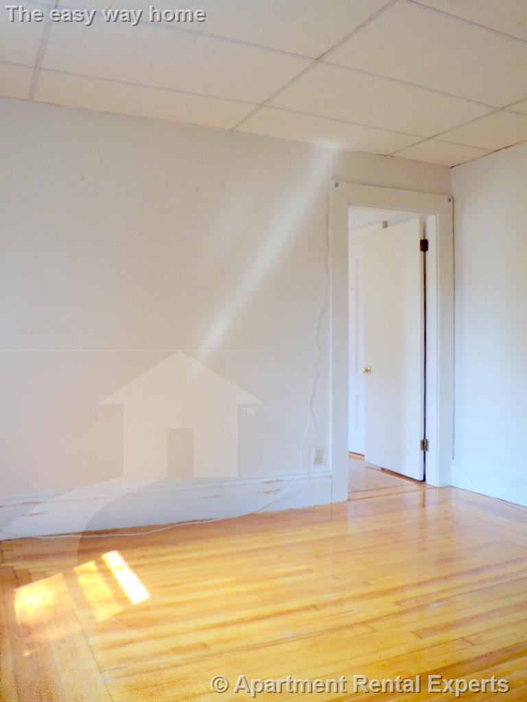 74 Dover St, Davis Square