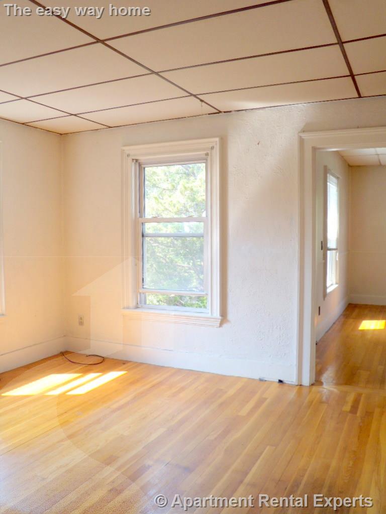 74 Dover St, Davis Square