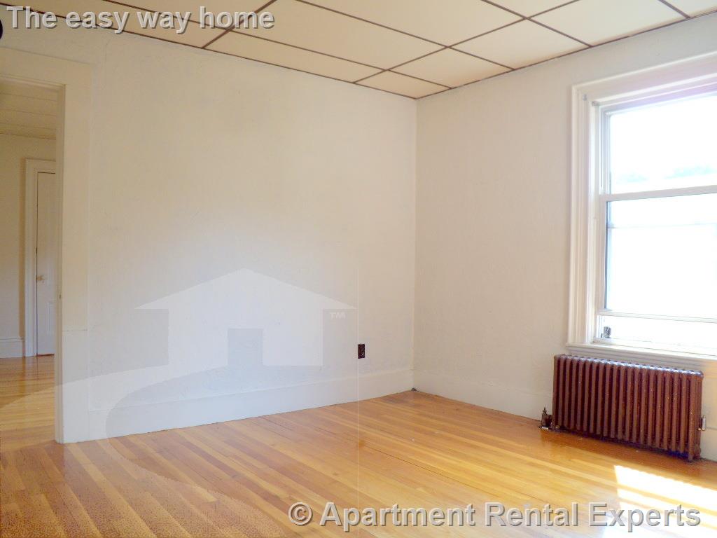 74 Dover St, Davis Square