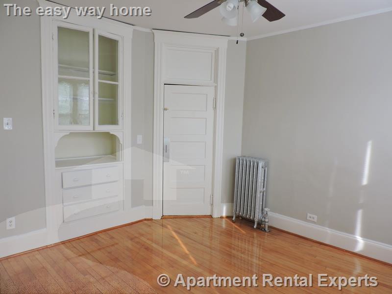 12 Pleasant St, Central Square