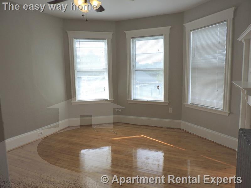 12 Pleasant St, Central Square