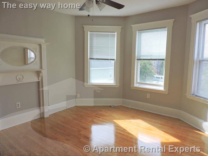 10 Pleasant St, Central Square