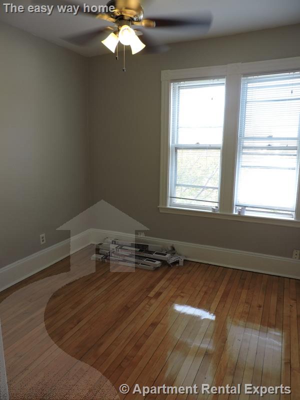 10 Pleasant St, Central Square