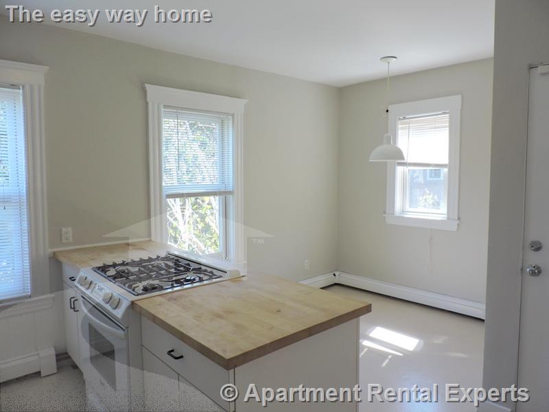 8 Chapman Pl, Harvard Square