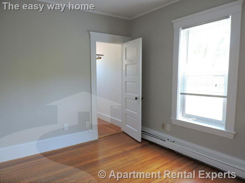 8 Chapman Pl, Harvard Square