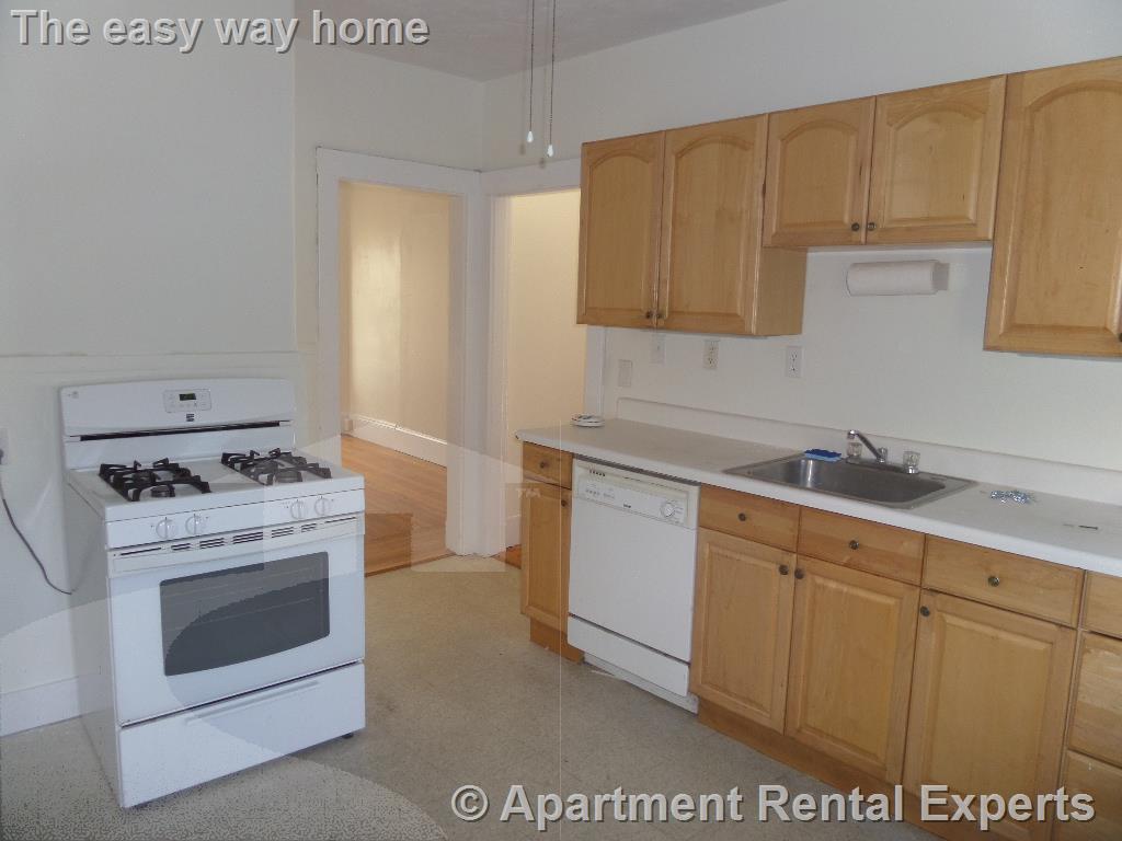 294 Boston Ave, Tufts