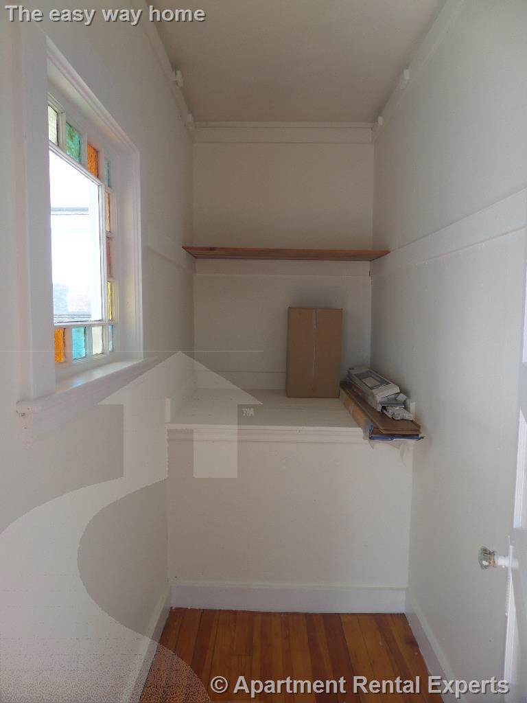 294 Boston Ave, Tufts