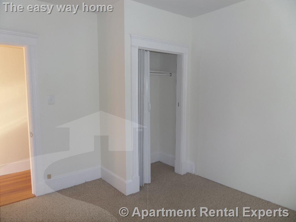 294 Boston Ave, Tufts