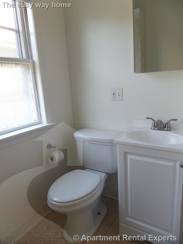 294 Boston Ave, Tufts