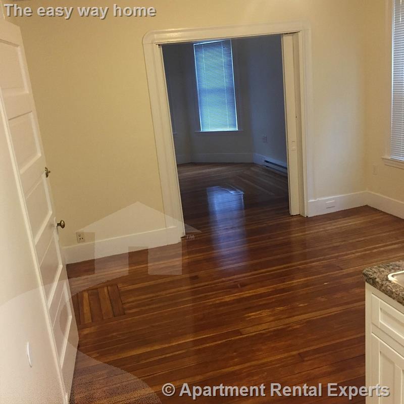 14 Garrison Ave, Teele Square