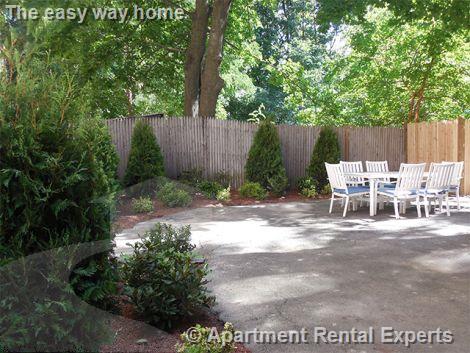 10 Smith Ave, Ward Two