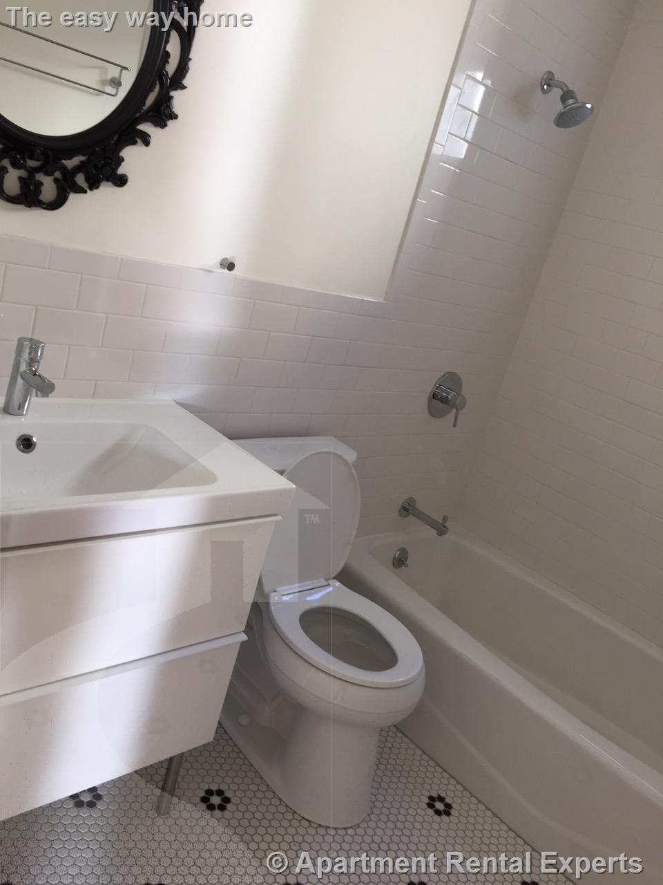 12 Willard Ave, Tufts