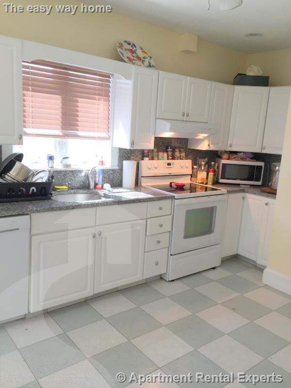 26 Burget Ave, Tufts