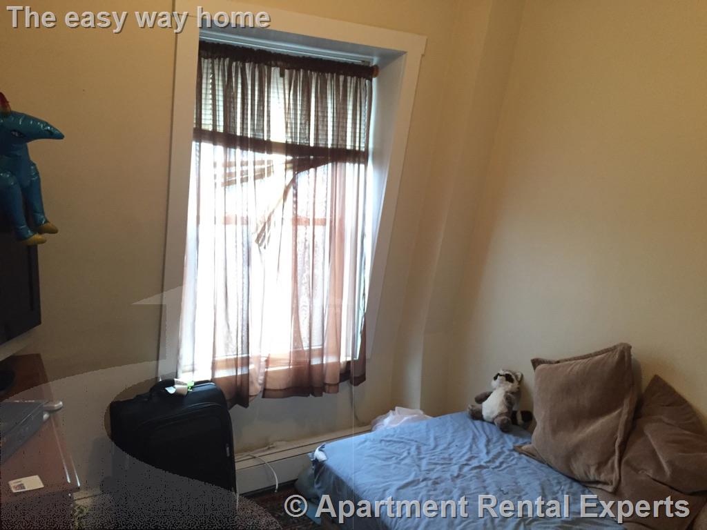 77 Bonair St, Winter Hill