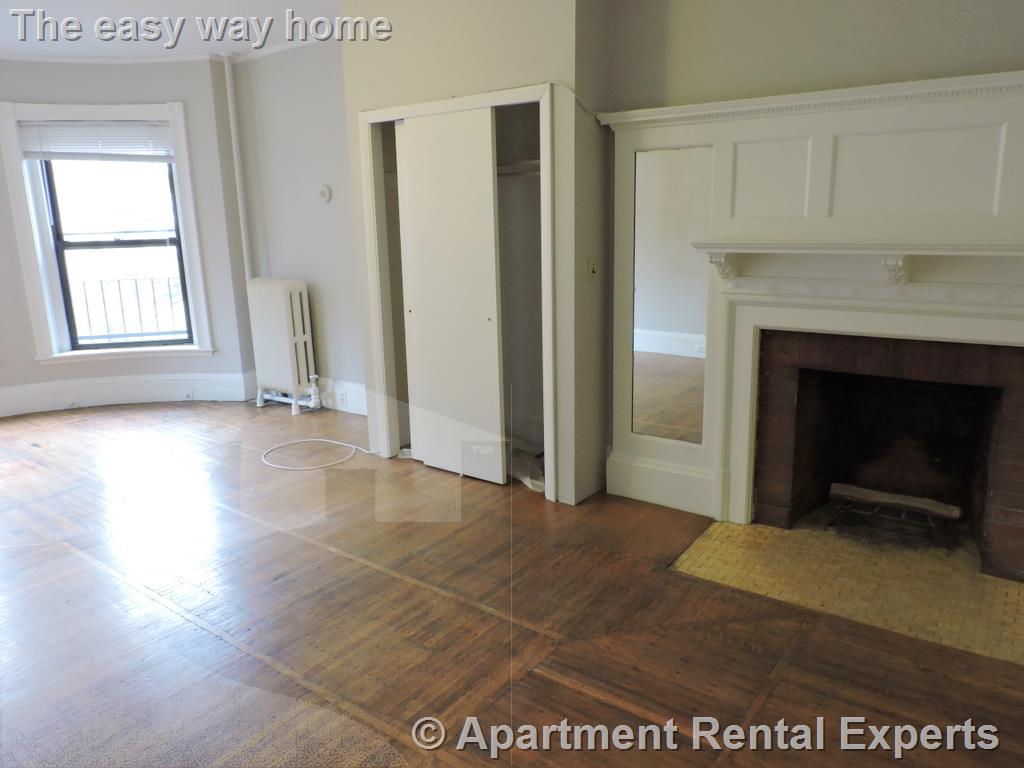 45 Bay State Rd, Back Bay