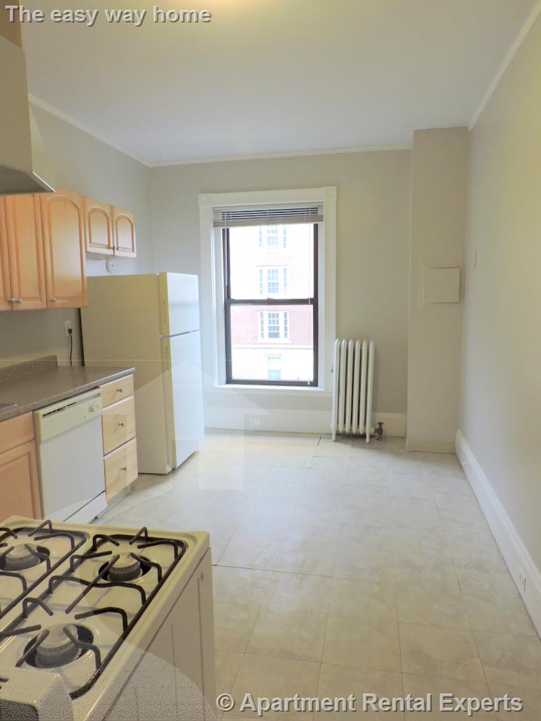 45 Bay State Rd, Back Bay