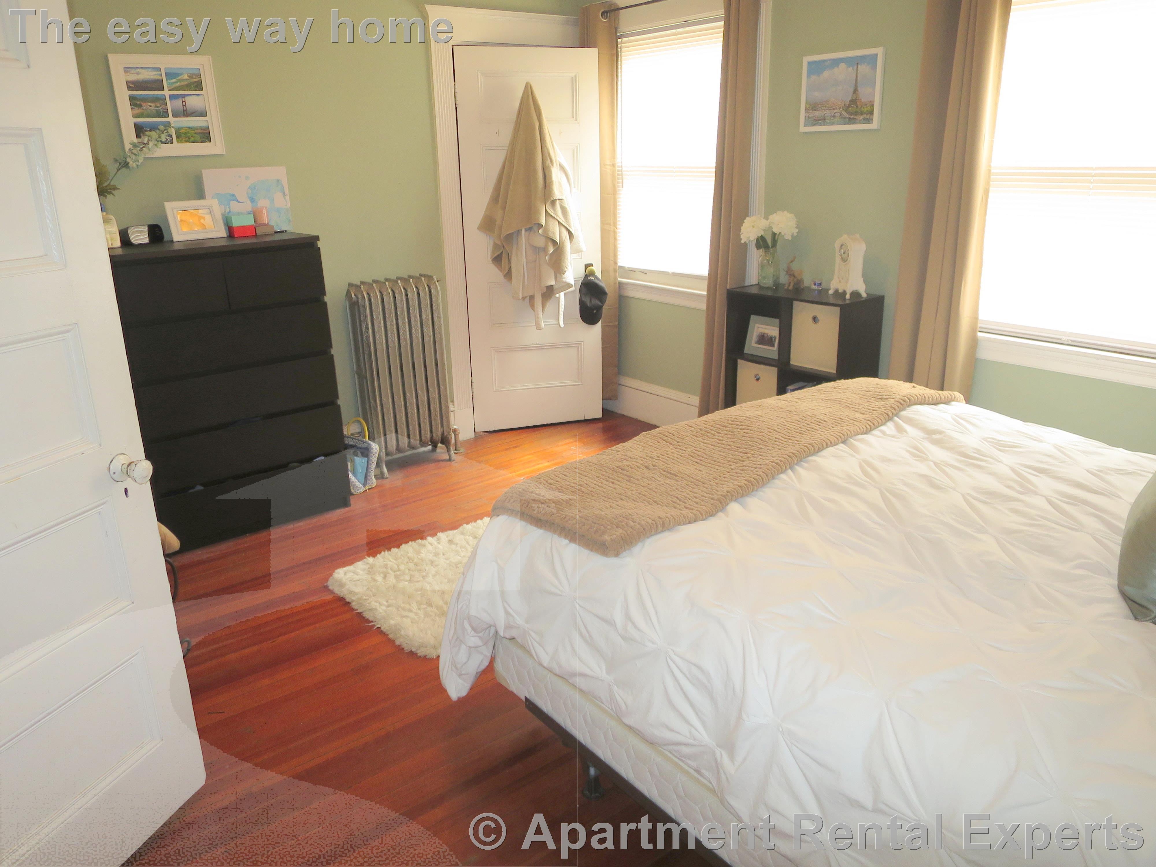 81 College Ave, Davis Square