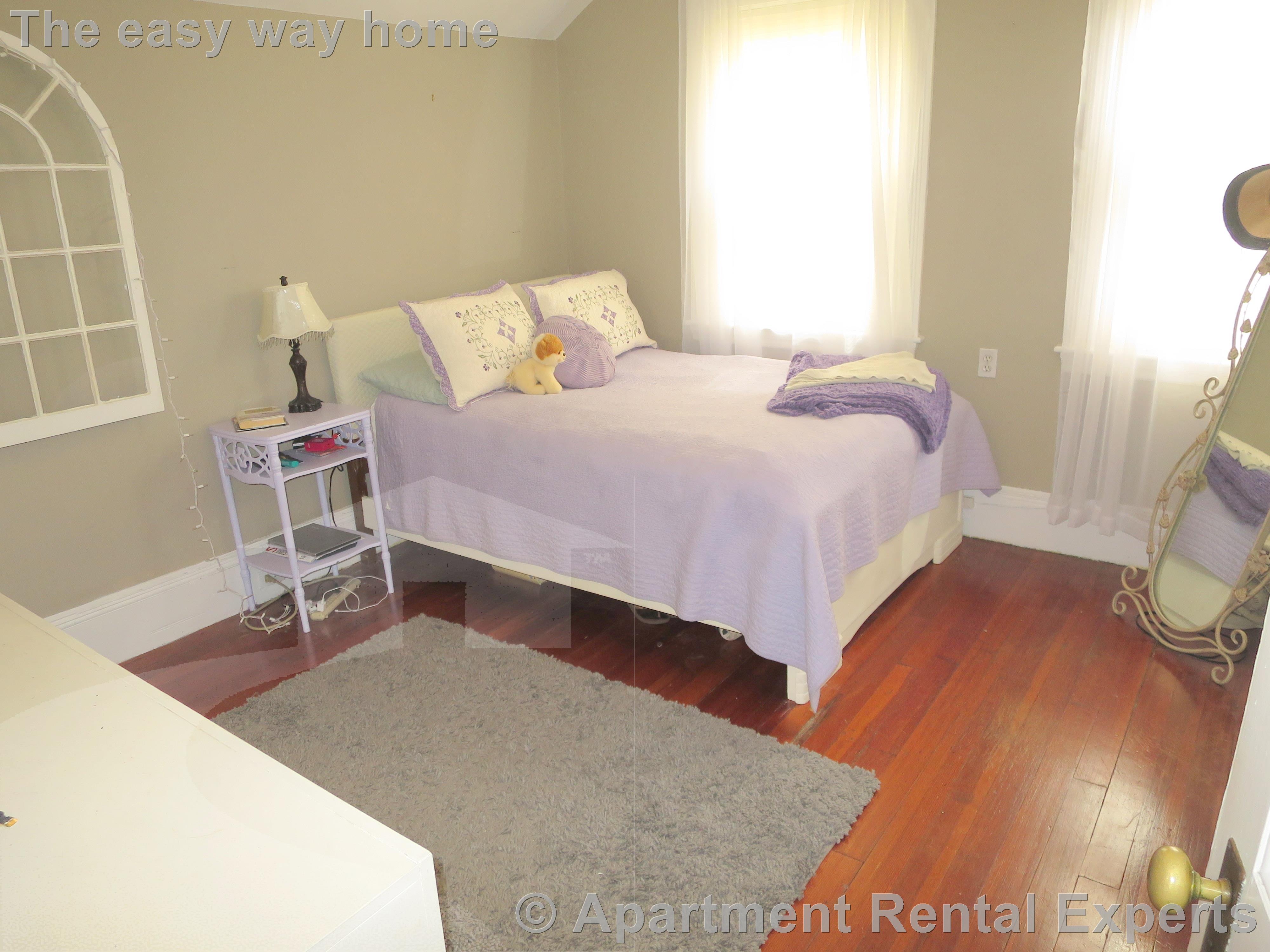 81 College Ave, Davis Square