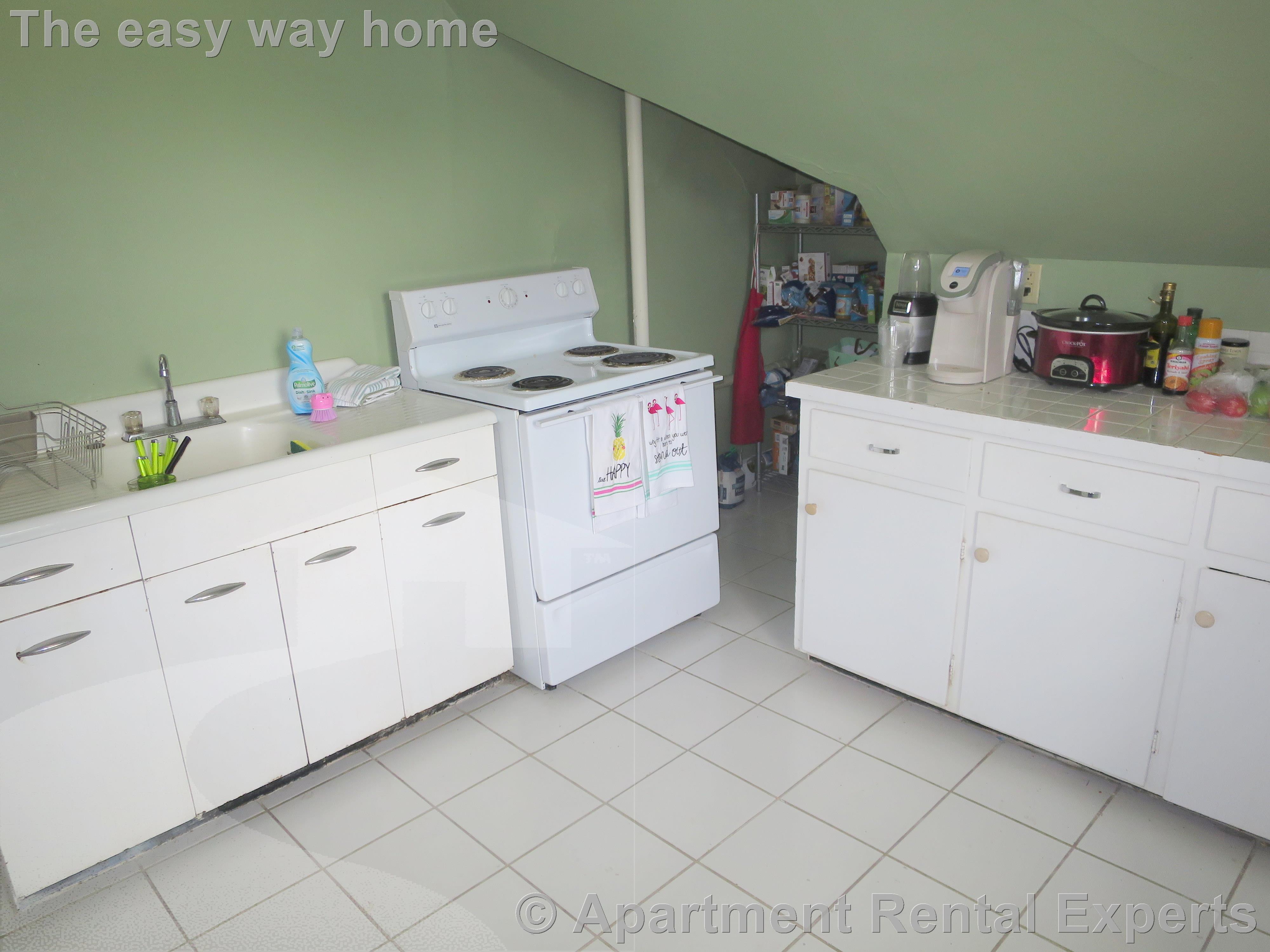 81 College Ave, Davis Square