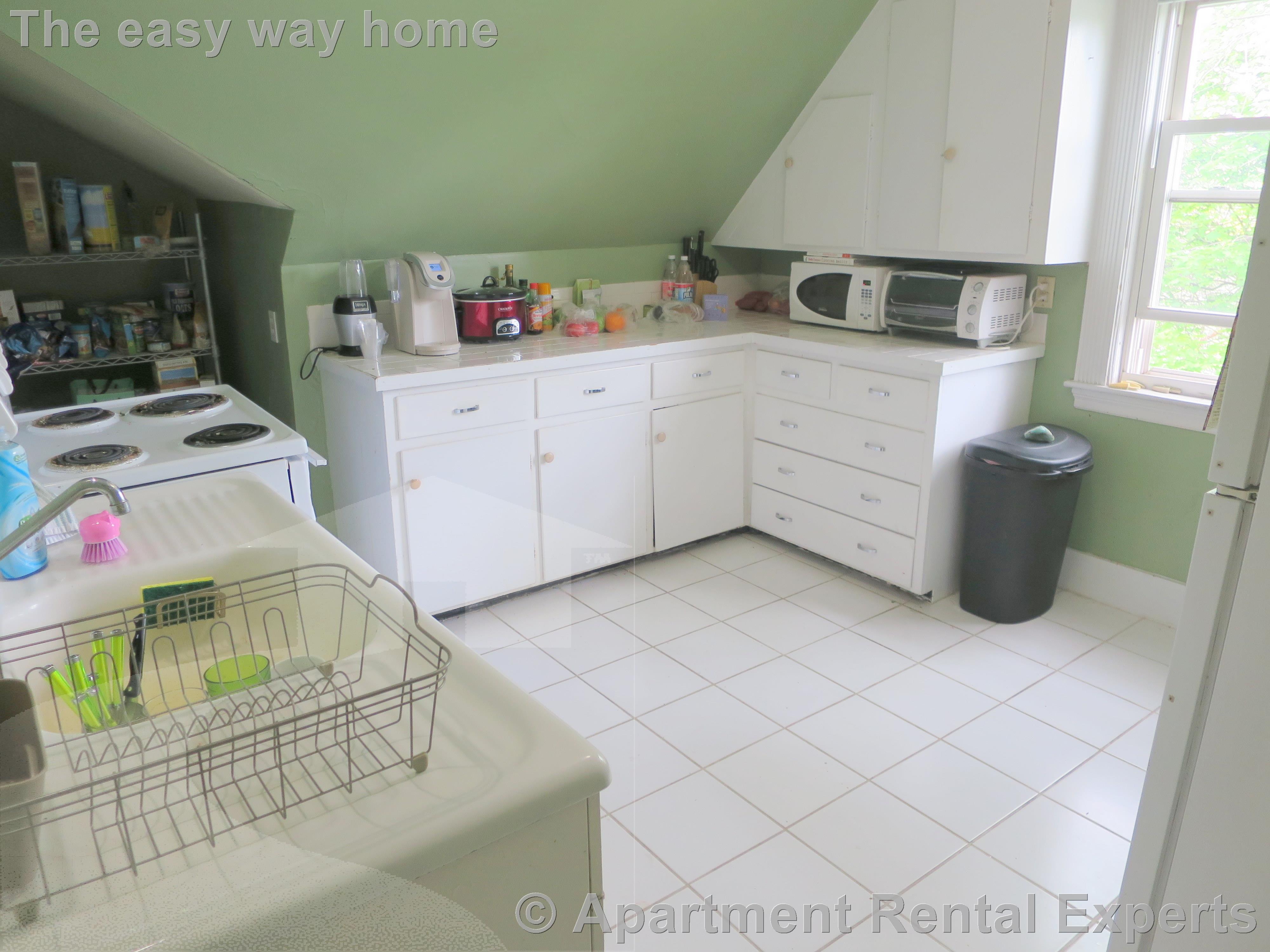 81 College Ave, Davis Square