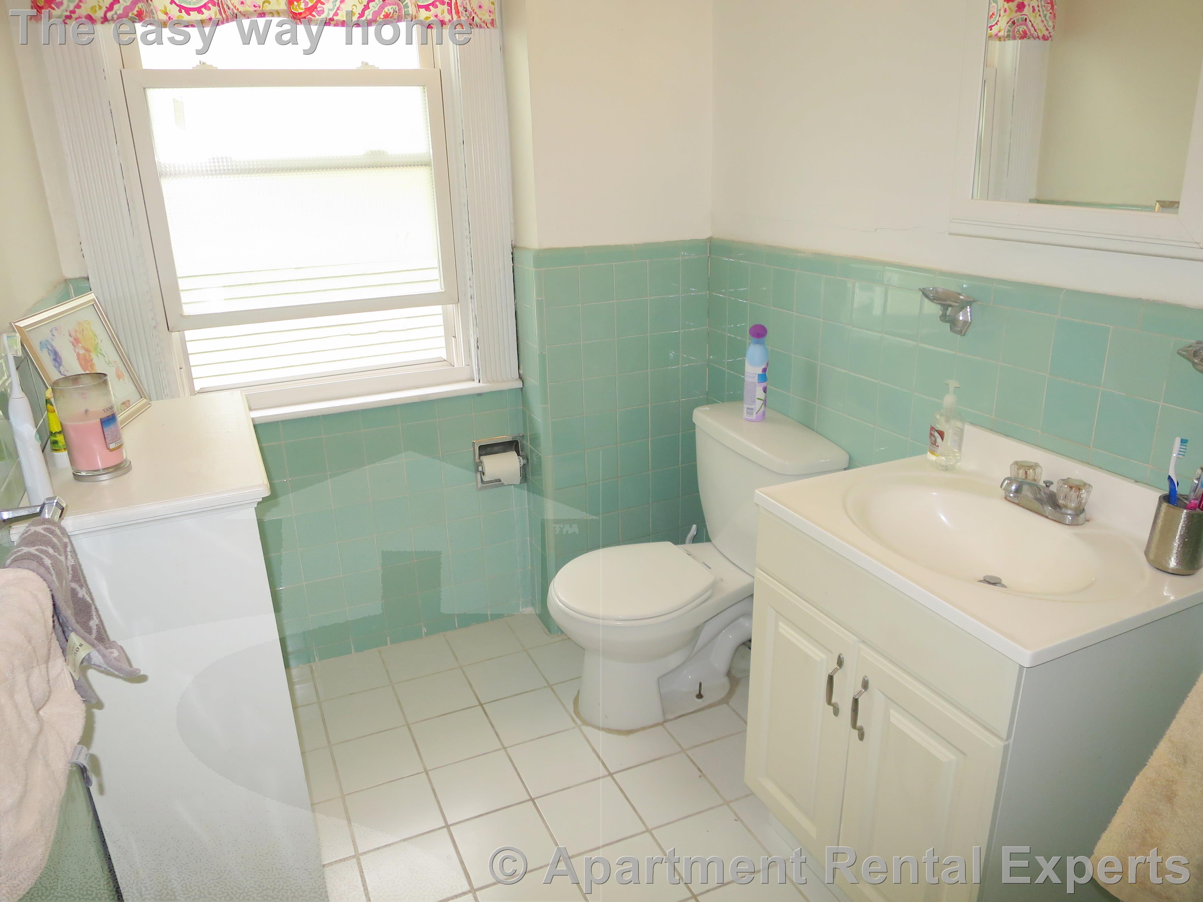 81 College Ave, Davis Square