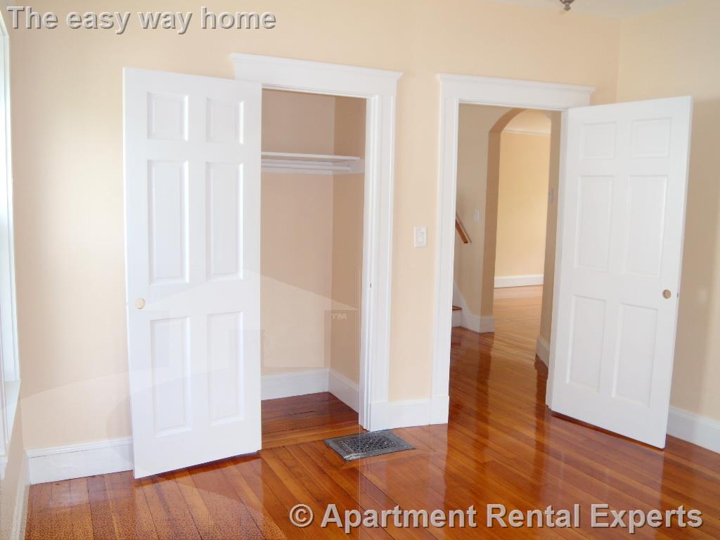 9 Whitfield Rd, Davis Square