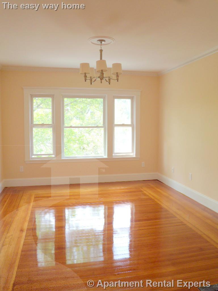 9 Whitfield Rd, Davis Square