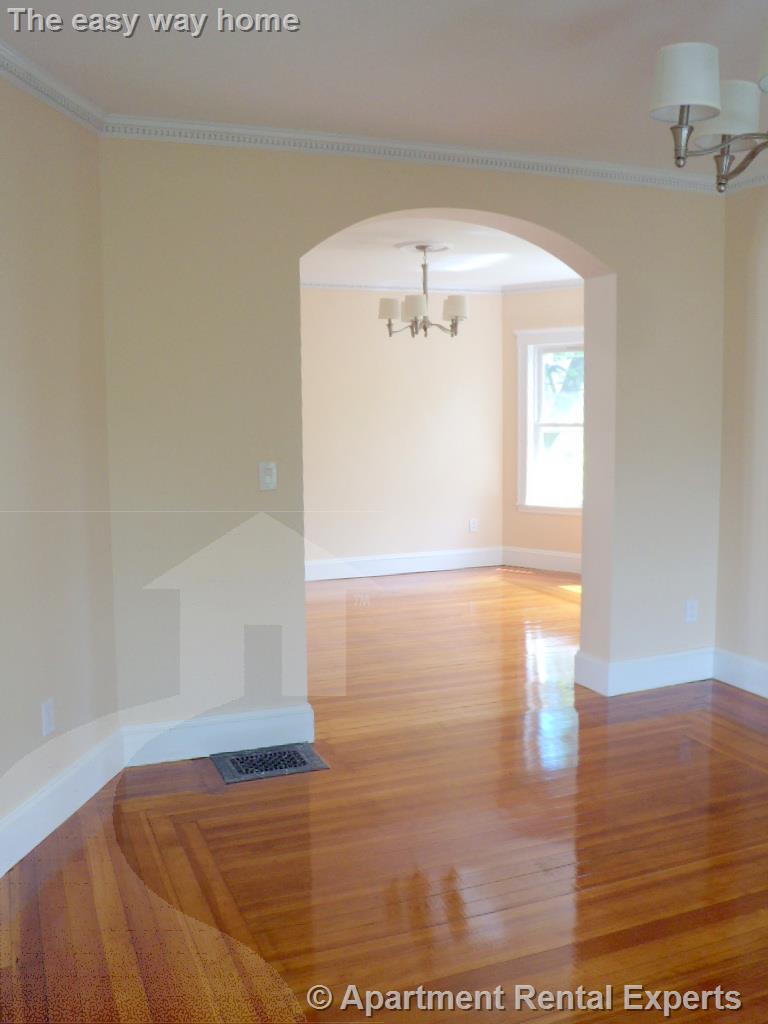 9 Whitfield Rd, Davis Square