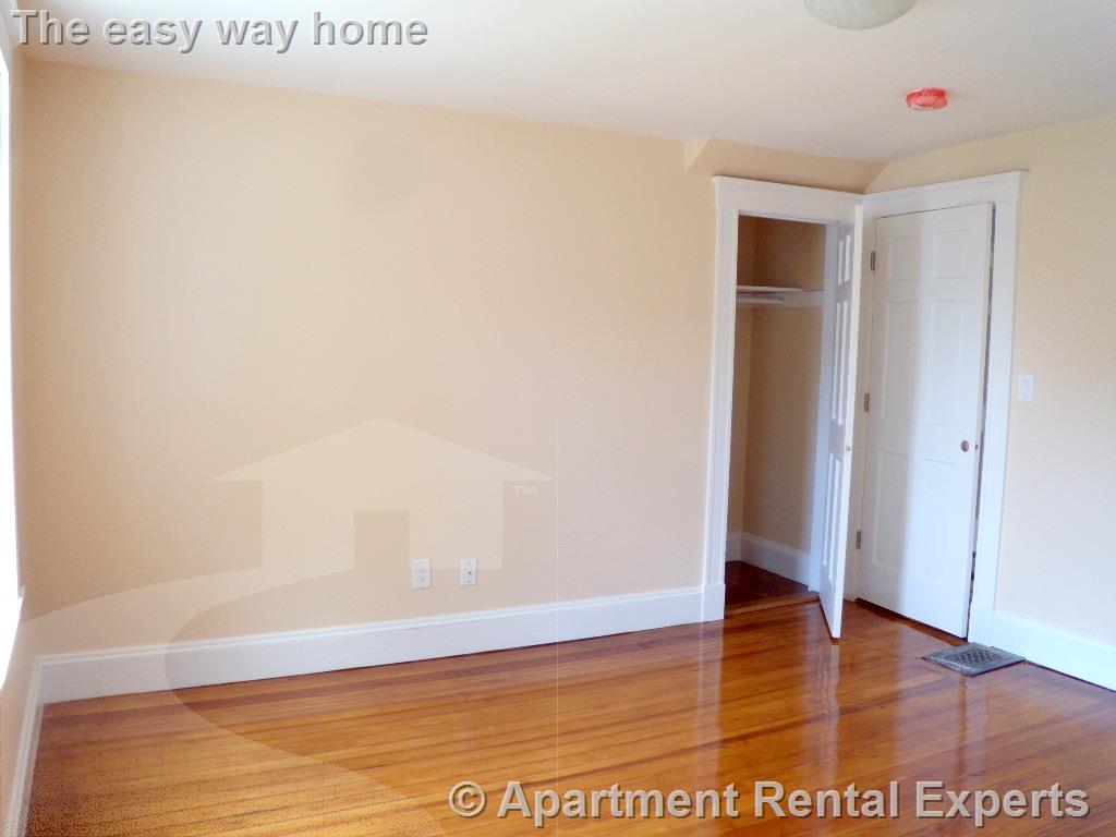 9 Whitfield Rd, Davis Square