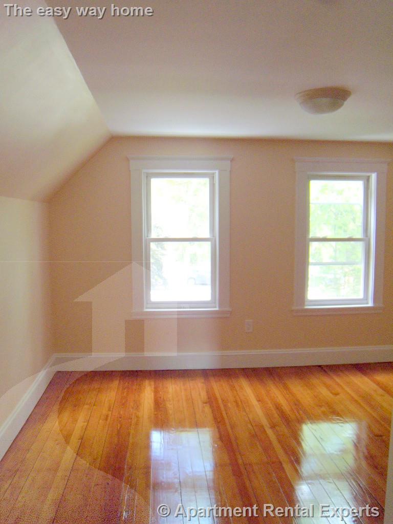 9 Whitfield Rd, Davis Square