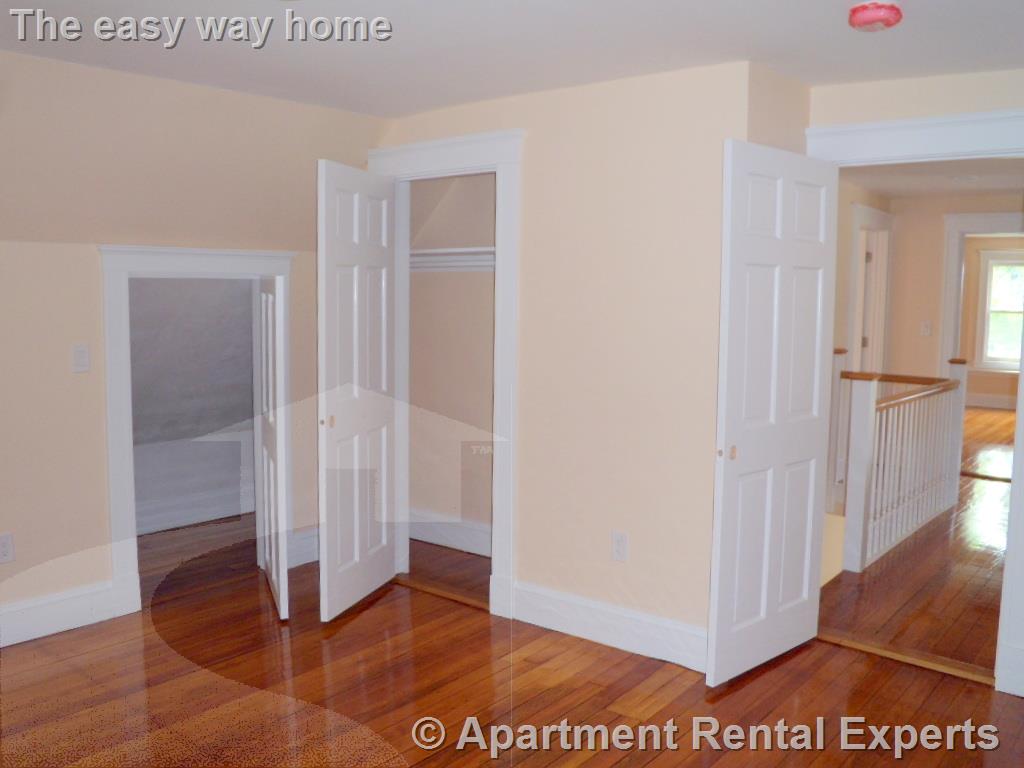 9 Whitfield Rd, Davis Square