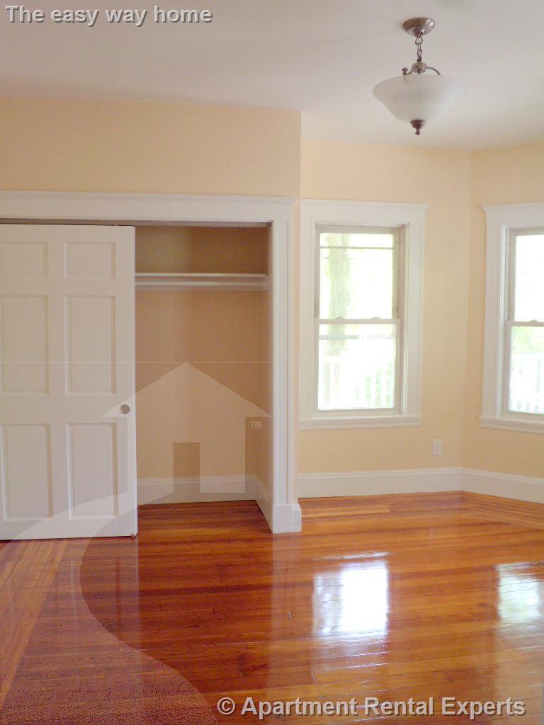 9 Whitfield Rd, Davis Square