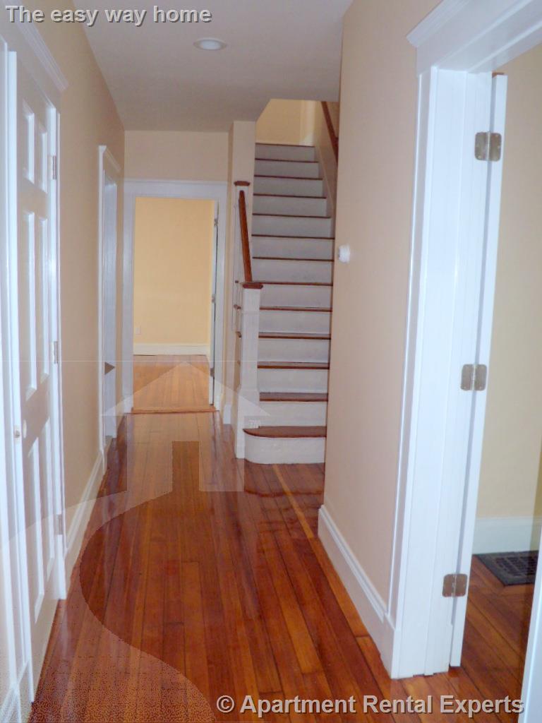 9 Whitfield Rd, Davis Square