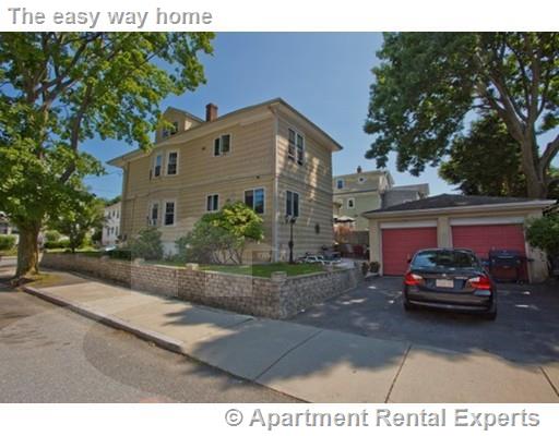 17-19 Burget Ave, Tufts