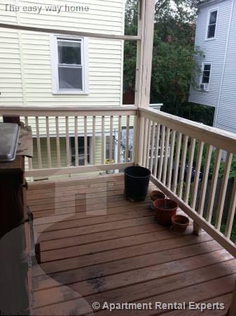 18 Valentine St, Central Square